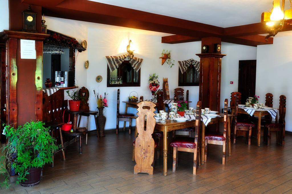 Conacul Domnitei Hotel Voronet Esterno foto
