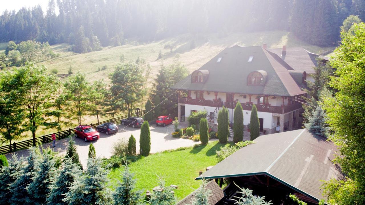 Conacul Domnitei Hotel Voronet Esterno foto