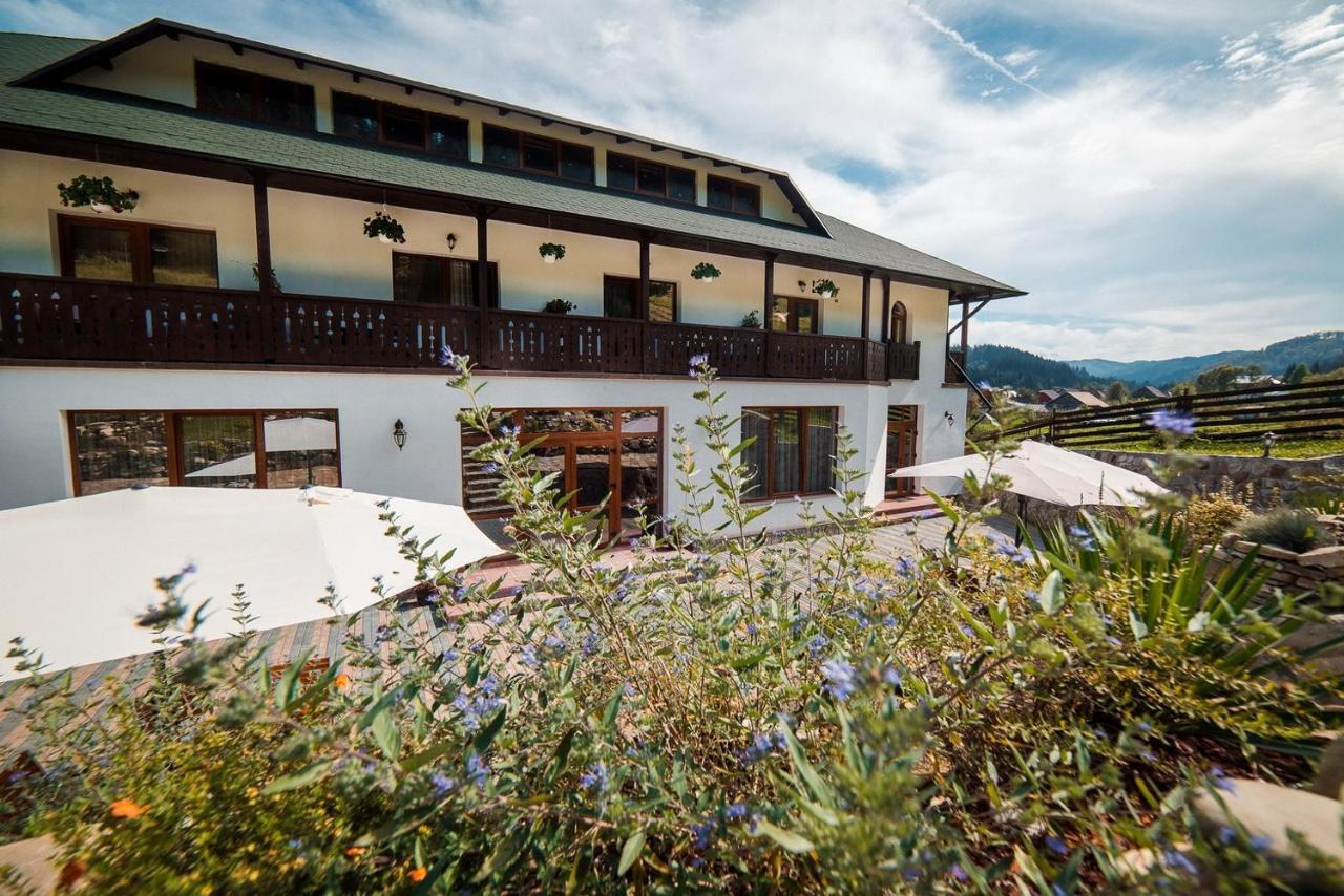 Conacul Domnitei Hotel Voronet Esterno foto