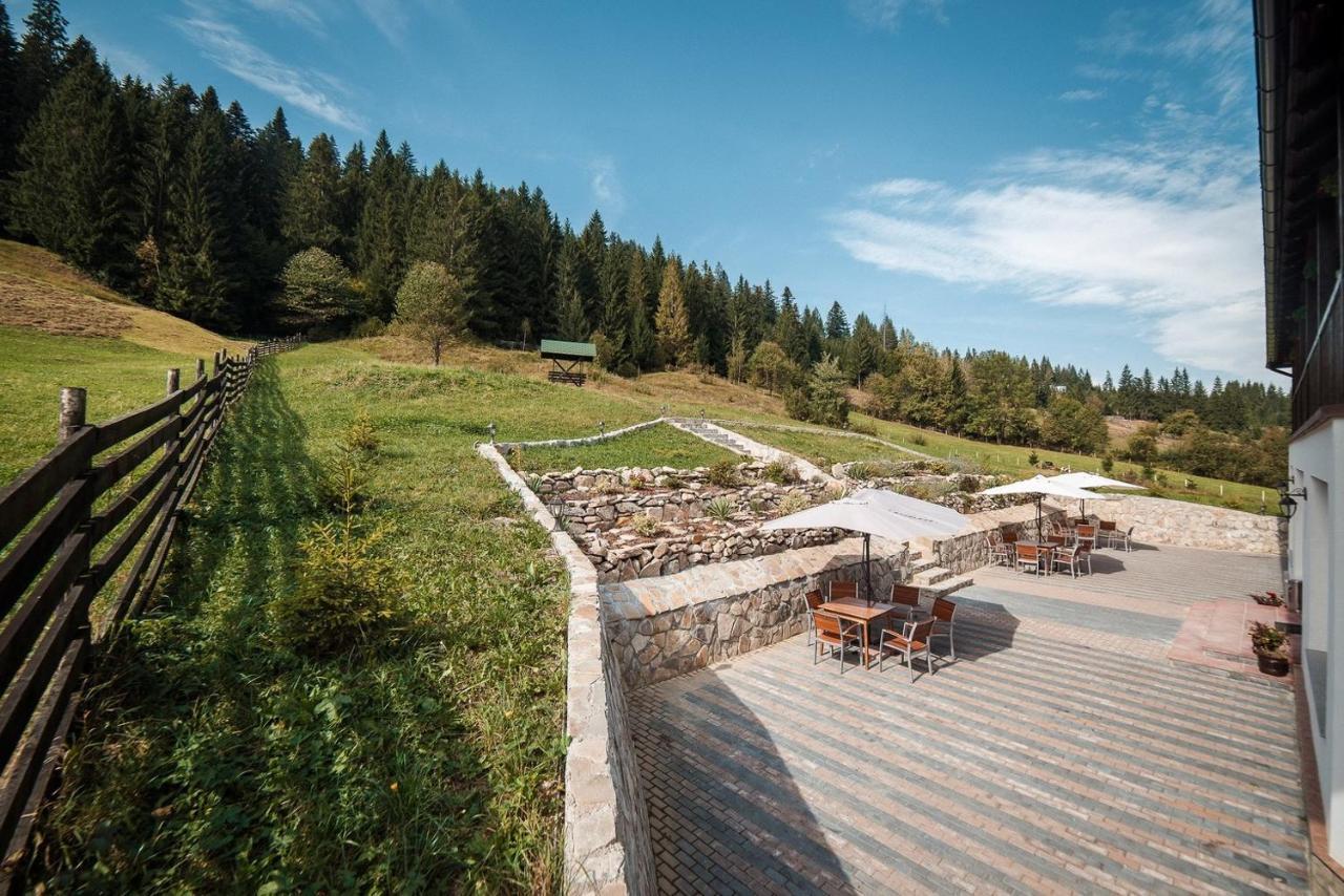 Conacul Domnitei Hotel Voronet Esterno foto