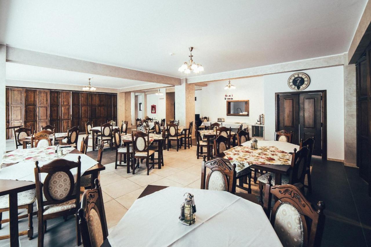 Conacul Domnitei Hotel Voronet Esterno foto