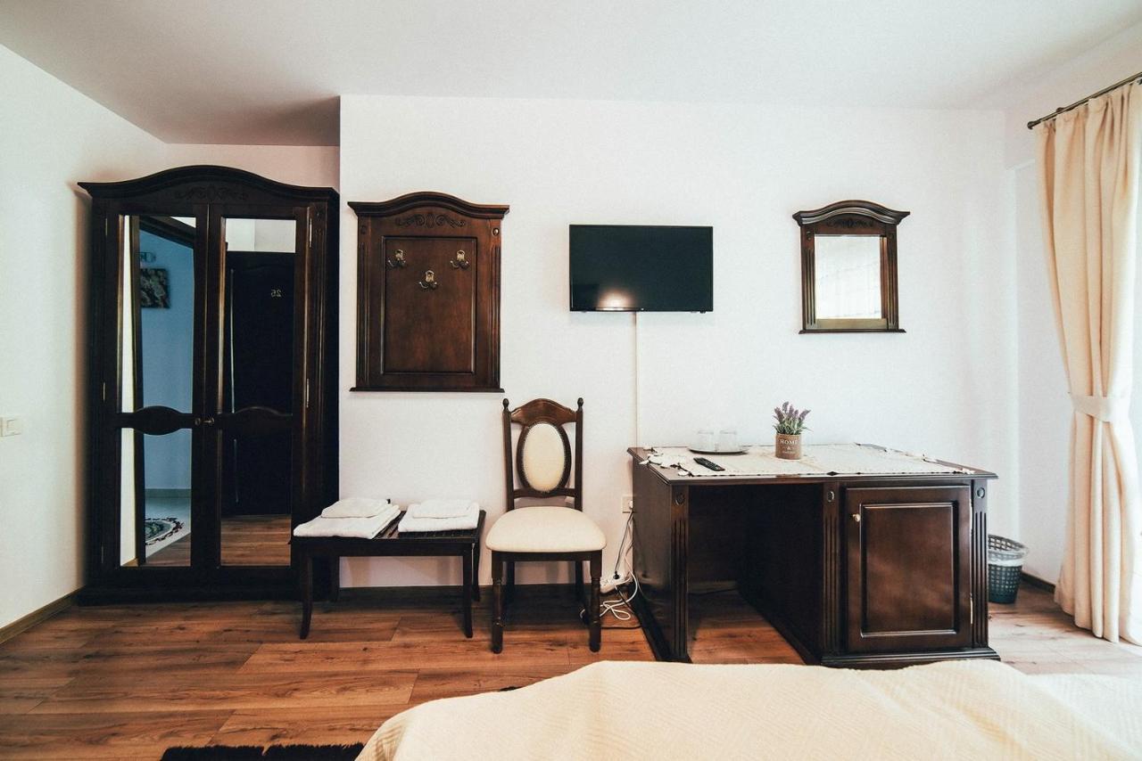 Conacul Domnitei Hotel Voronet Esterno foto