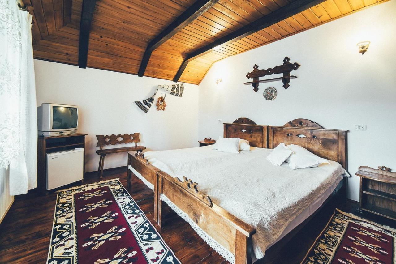 Conacul Domnitei Hotel Voronet Esterno foto