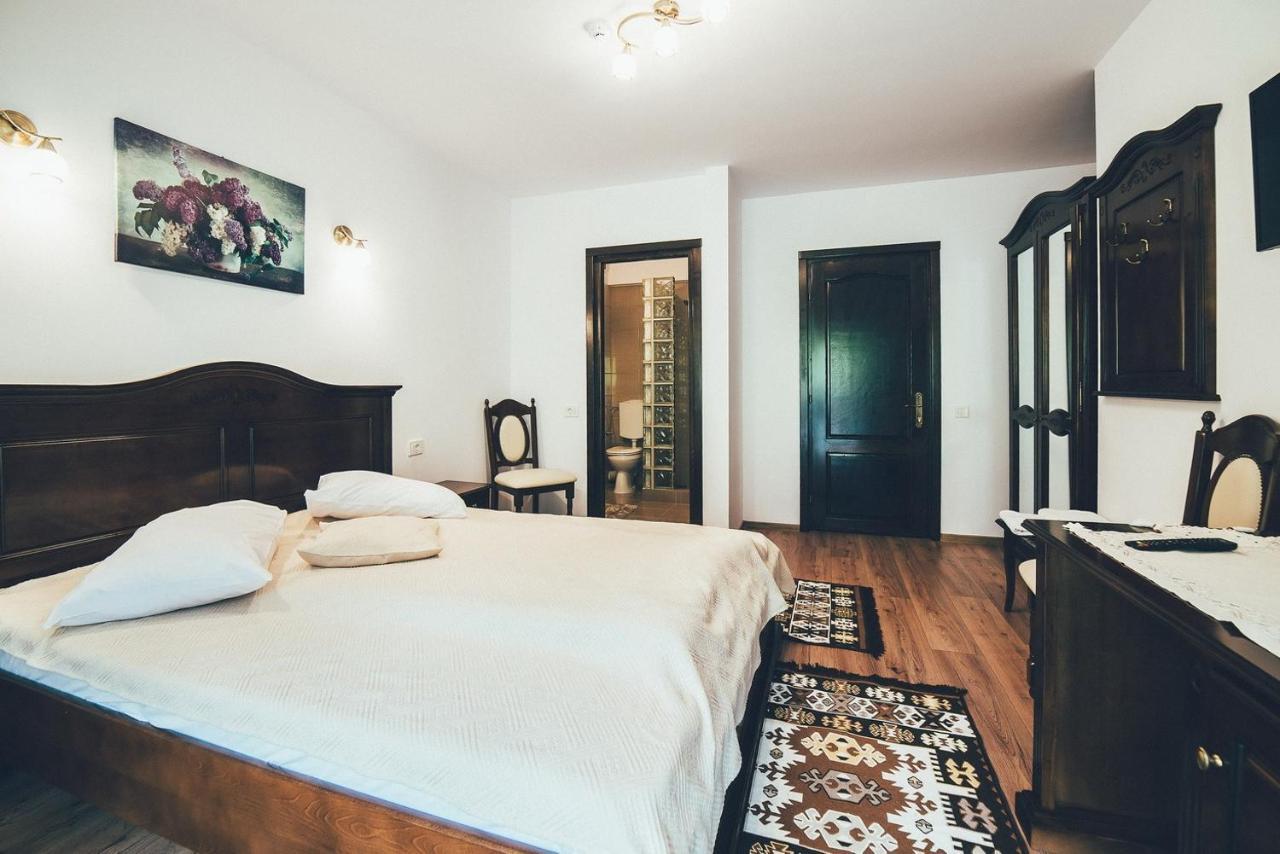 Conacul Domnitei Hotel Voronet Esterno foto